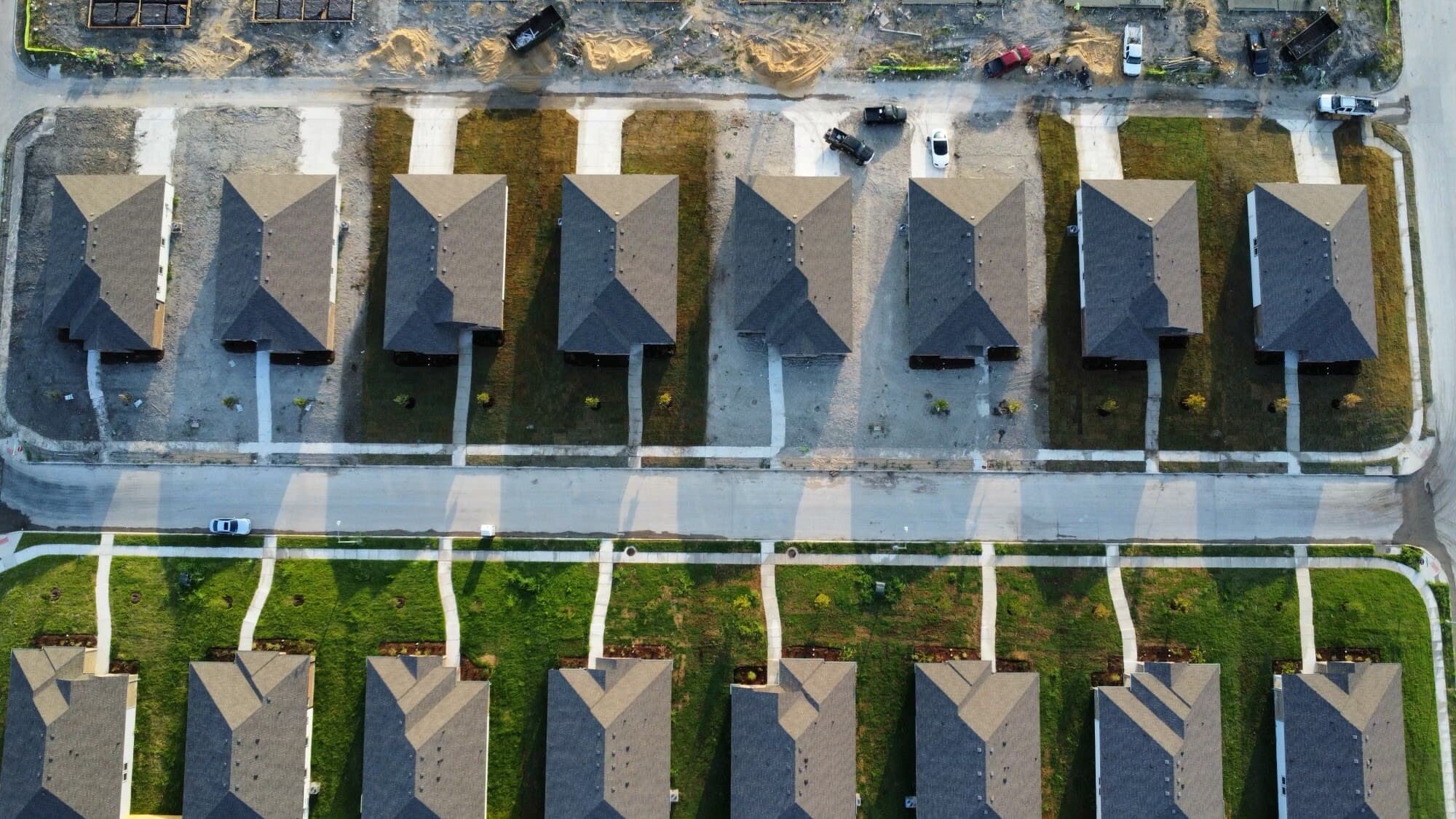 CARMEL VILLAS - Image 15